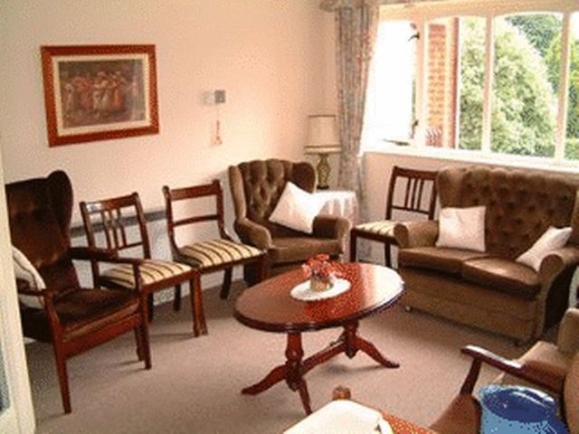  Image of Retirement Property for sale in Cotterells Hill Hemel Hempstead HP1 at Cotterells Hill  Hemel Hempstead, HP1 1UF