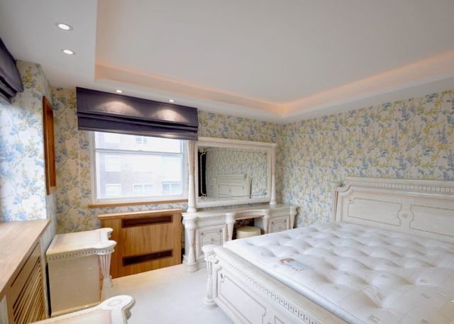  Image of 3 bedroom Flat for sale in George Street London W1H at George Street  London, W1H 7HN