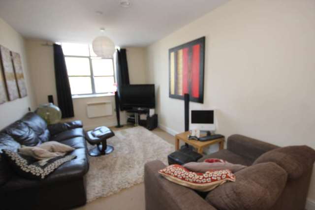  Image of 2 bedroom Apartment to rent in Glossop Brook Road Glossop SK13 at Glossop Brook Road  Glossop, SK13 8GJ