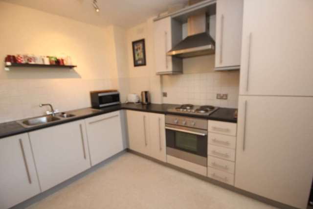  Image of 2 bedroom Apartment to rent in Glossop Brook Road Glossop SK13 at Glossop Brook Road  Glossop, SK13 8GJ