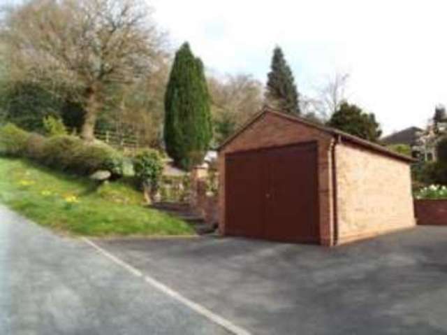  Image of 3 bedroom Bungalow for sale in Gravel Pit Lane Rowney Green Alvechurch Birmingham B48 at Rowney Green Birmingham Rowney Green, B48 7QG