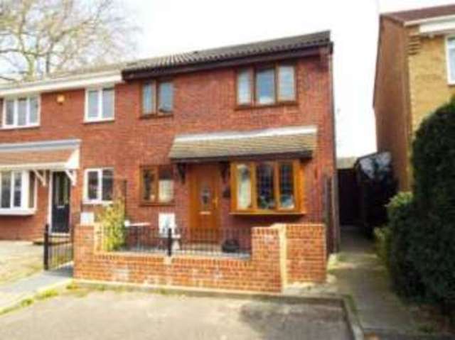  Image of 1 bedroom End of Terrace for sale in Addison Gardens Grays RM17 at Grays Essex Grays, RM17 5QU