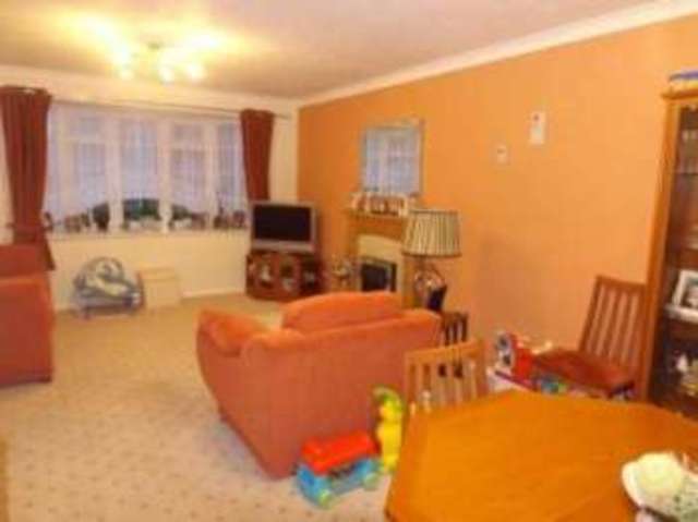  Image of 3 bedroom Semi-Detached house for sale in Guildford Avenue Mansfield Woodhouse Mansfield NG19 at Mansfield Woodhouse Mansfield Mansfield Woodhouse, NG19 8RB