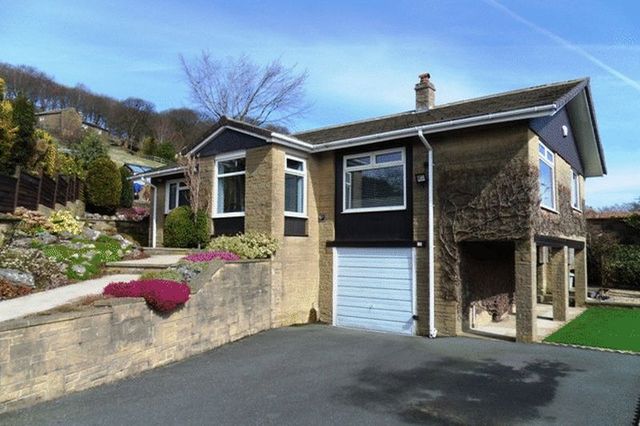  Image of 2 bedroom Detached house for sale in Guildway Warley Halifax HX2 at Guildway  Halifax, HX2 7RR