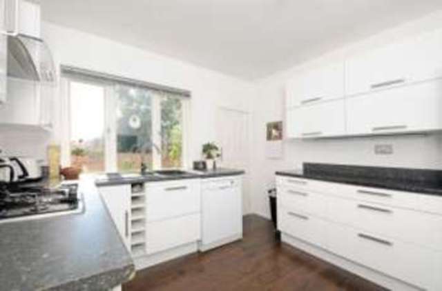  Image of 3 bedroom Maisonette for sale in The Broadway Hampton Court Way Thames Ditton KT7 at Hampton Court Way Thames Ditton Thames Ditton, KT7 0LX