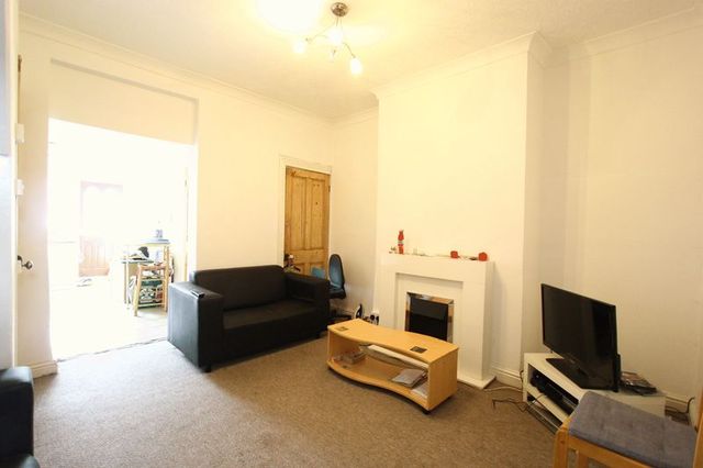  Image of 3 bedroom Terraced house for sale in Hardy Street Hull HU5 at Hardy Street  Hull, HU5 2PH