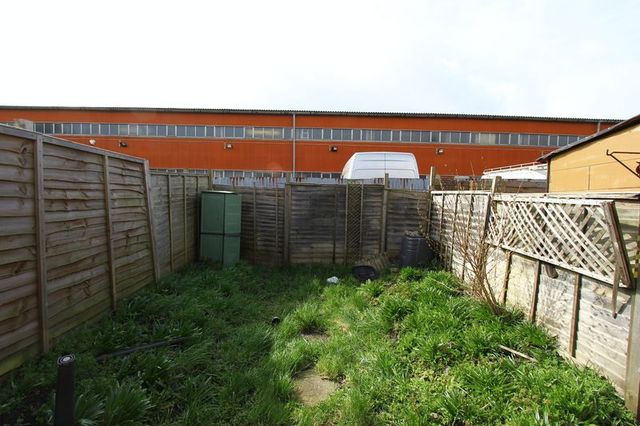  Image of 3 bedroom Terraced house for sale in Hardy Street Hull HU5 at Hardy Street  Hull, HU5 2PH