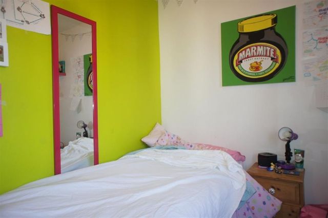  Image of 4 bedroom Property for sale in Hawkins Way Helston TR13 at Hawkins Way Helston Helston, TR13 8FQ