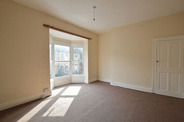  Image of 3 bedroom Terraced house for sale in Heathcote Street Hull HU6 at Heathcote Street  Hull, HU6 7LP