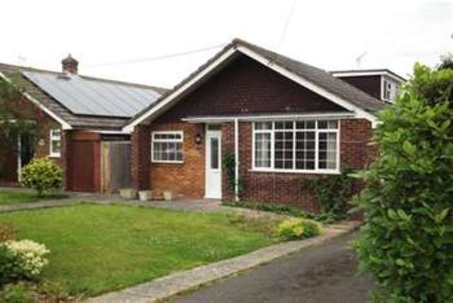  Image of 3 bedroom Chalet to rent in Hobb Lane Hedge End Southampton SO30 at Southampton, SO30 0GQ