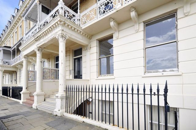  Image of 2 bedroom Flat for sale in Heene Terrace Worthing BN11 at Heene Terrace  Worthing, BN11 3NR