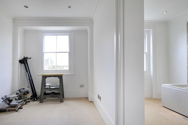  Image of 2 bedroom Flat for sale in Heene Terrace Worthing BN11 at Heene Terrace  Worthing, BN11 3NR