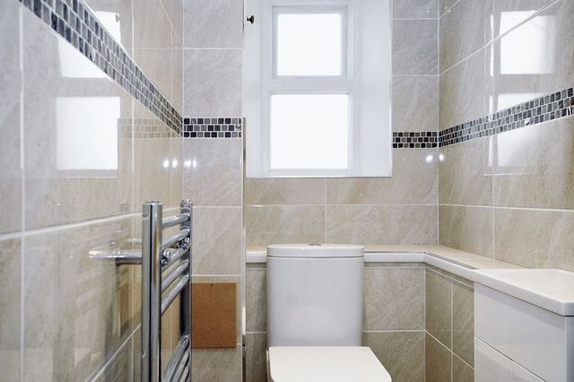 Image of 2 bedroom Flat for sale in Heene Terrace Worthing BN11 at Heene Terrace  Worthing, BN11 3NR
