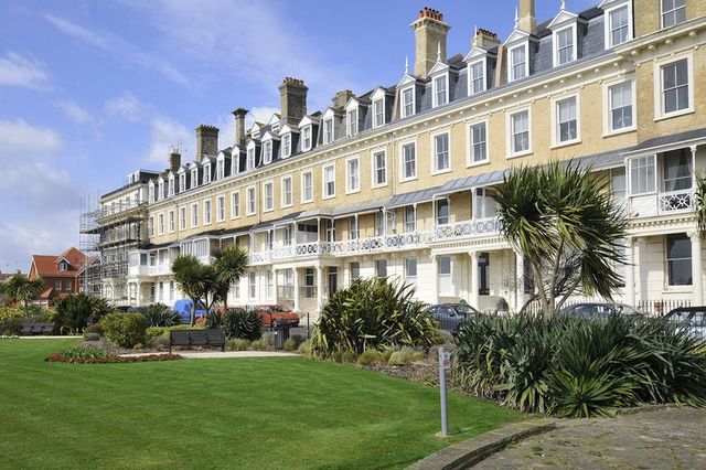  Image of 2 bedroom Flat for sale in Heene Terrace Worthing BN11 at Heene Terrace  Worthing, BN11 3NR