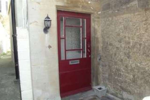  Image of 2 bedroom Flat to rent in Highbury Road Weston-super-Mare BS23 at Weston-super-Mare, BS23 2DR