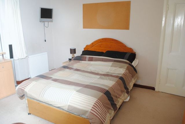  Image of 3 bedroom Terraced house for sale in Higher Port View Saltash PL12 at Higher Port View  Saltash, PL12 4BX