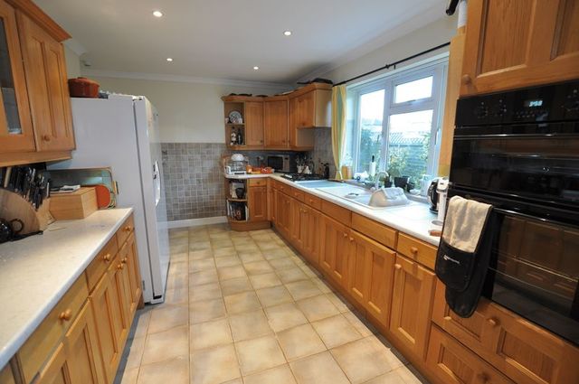  Image of 3 bedroom Detached house for sale in South Hill Rolleston-on-Dove Burton-on-Trent DE13 at South Hill Rolleston-On-Dove Burton-On-Trent, DE13 9AT
