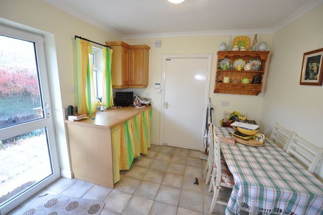  Image of 3 bedroom Detached house for sale in South Hill Rolleston-on-Dove Burton-on-Trent DE13 at South Hill Rolleston-On-Dove Burton-On-Trent, DE13 9AT