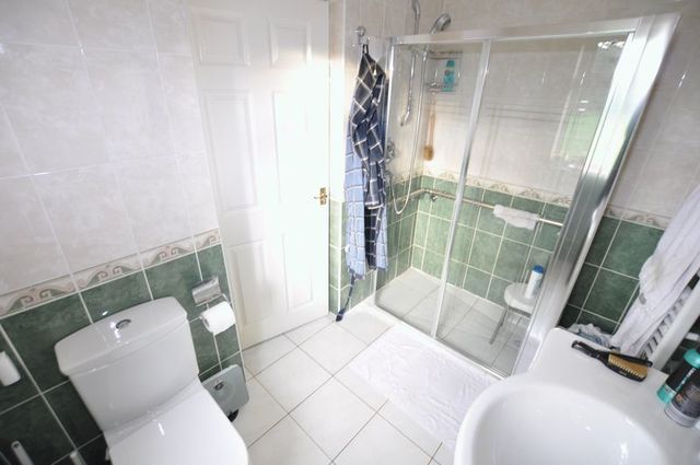  Image of 3 bedroom Detached house for sale in South Hill Rolleston-on-Dove Burton-on-Trent DE13 at South Hill Rolleston-On-Dove Burton-On-Trent, DE13 9AT