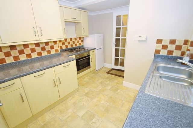  Image of 1 bedroom Flat to rent in Holdenhurst Road Bournemouth BH8 at Holdenhurst Road  Bournemouth, BH8 9AE