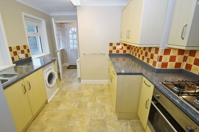  Image of 1 bedroom Flat to rent in Holdenhurst Road Bournemouth BH8 at Holdenhurst Road  Bournemouth, BH8 9AE