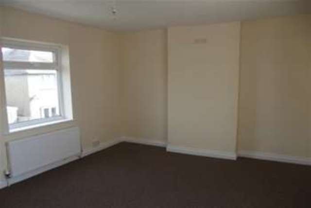  Image of 3 bedroom Flat to rent in Primrose Road Holland-on-Sea Clacton-on-Sea CO15 at Clacton-on-Sea, CO15 5PX