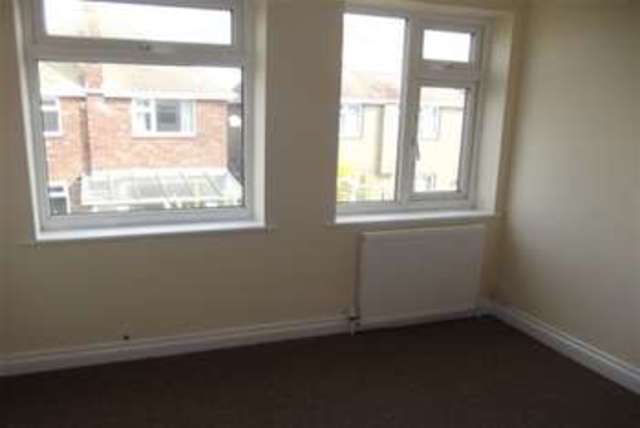  Image of 3 bedroom Flat to rent in Primrose Road Holland-on-Sea Clacton-on-Sea CO15 at Clacton-on-Sea, CO15 5PX