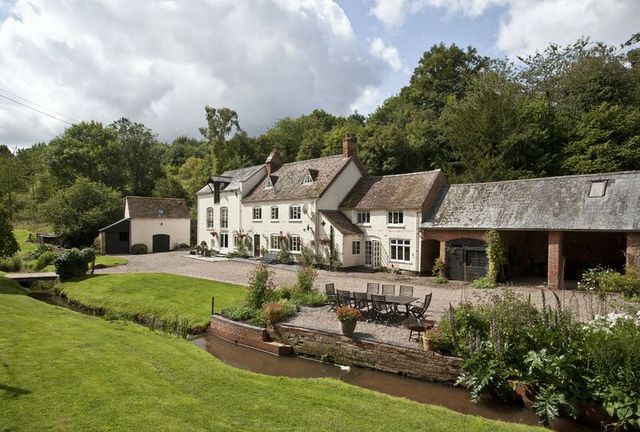  Image of 6 bedroom Detached house for sale in Witley Road Holt Heath Worcester WR6 at Witley Road Holt Heath Worcester, WR6 6LX