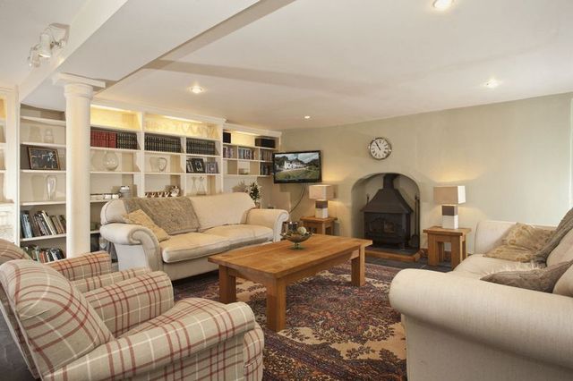  Image of 6 bedroom Detached house for sale in Witley Road Holt Heath Worcester WR6 at Witley Road Holt Heath Worcester, WR6 6LX