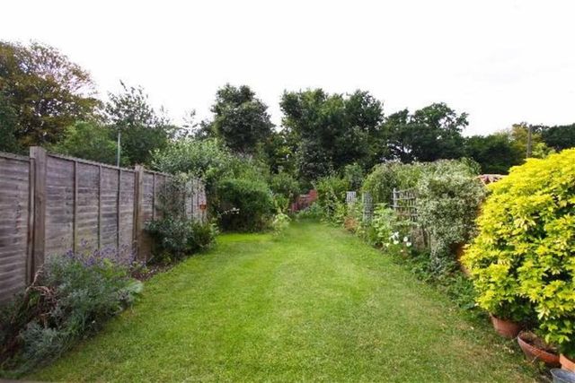  Image of 3 bedroom Property to rent in Hoppers Road London N21 at Hoppers Road Winchmore Hill Winchmore Hill, N21 3LN