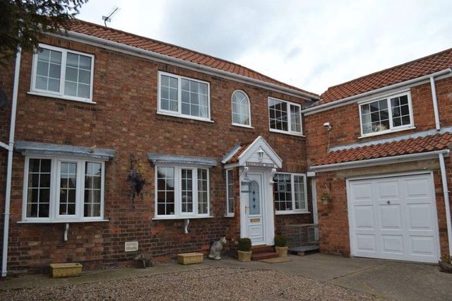  Image of 3 bedroom Detached house for sale in Howe Lane Goxhill Barrow-upon-Humber DN19 at Howe Lane  Goxhill, DN19 7JD