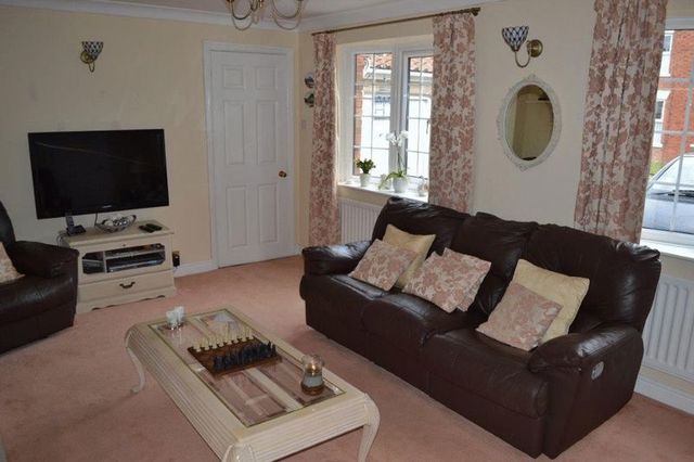  Image of 3 bedroom Detached house for sale in Howe Lane Goxhill Barrow-upon-Humber DN19 at Howe Lane  Goxhill, DN19 7JD
