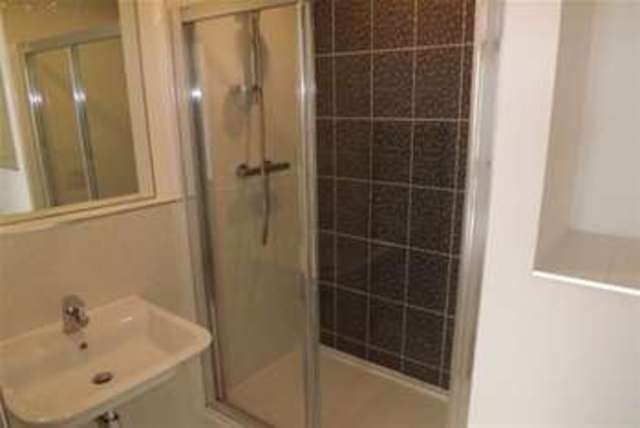  Image of 2 bedroom Flat to rent in Millennium Promenade Bristol BS1 at Bristol, BS1 5SW