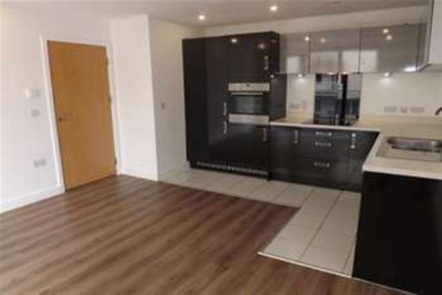  Image of 2 bedroom Flat to rent in Millennium Promenade Bristol BS1 at Bristol, BS1 5SW