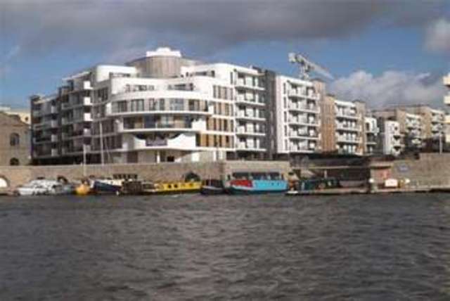  Image of 2 bedroom Flat to rent in Millennium Promenade Bristol BS1 at Bristol, BS1 5SW