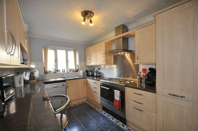  Image of 4 bedroom Detached house for sale in Ivar Gardens Lychpit Basingstoke RG24 at Ivar Gardens Lychpit Basingstoke, RG24 8YD