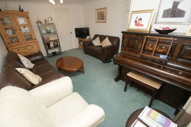  Image of 4 bedroom Detached house for sale in York Way Hemel Hempstead HP2 at York Way Jarman Park Hemel Hempstead, HP2 4JT