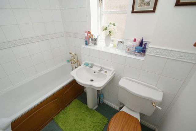  Image of 4 bedroom Detached house for sale in York Way Hemel Hempstead HP2 at York Way Jarman Park Hemel Hempstead, HP2 4JT