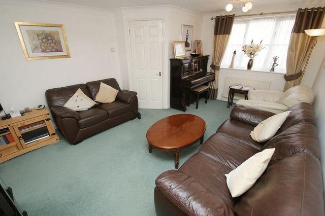  Image of 4 bedroom Detached house for sale in York Way Hemel Hempstead HP2 at York Way Jarman Park Hemel Hempstead, HP2 4JT