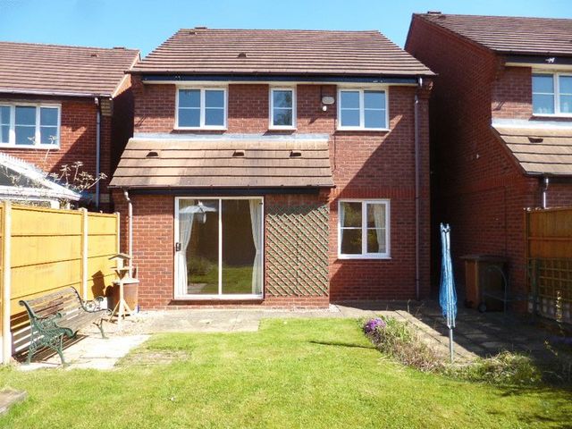  Image of 3 bedroom Detached house to rent in Jersey Crescent Longton Stoke-on-Trent ST3 at Jersey Crescent Lightwood Stoke-On-Trent, ST3 4TJ