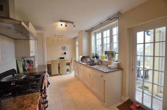  Image of 3 bedroom Terraced house to rent in Kelsall Close London SE3 at Kelsall Close BlackHeath London, SE3 0JJ