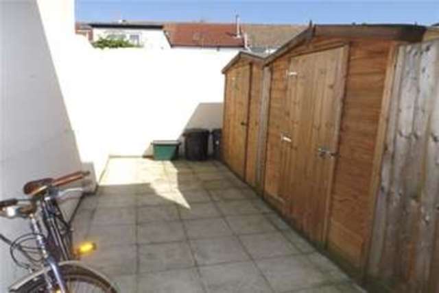  Image of 1 bedroom Flat to rent in Kingston Road Portsmouth PO2 at Portsmouth, PO2 7PD