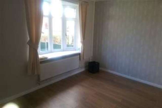  Image of 3 bedroom Semi-Detached house to rent in Kingsway Kingsbury Tamworth B78 at Tamworth, B78 2HR