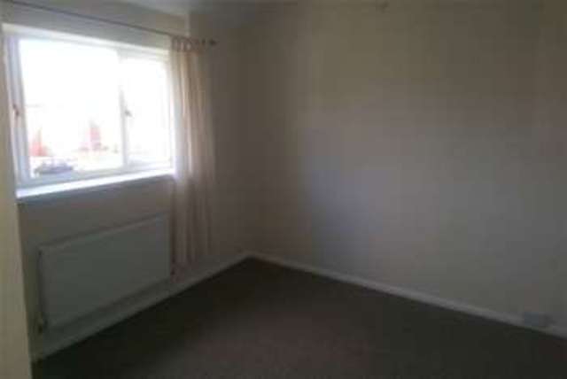 Image of 3 bedroom Semi-Detached house to rent in Kingsway Kingsbury Tamworth B78 at Tamworth, B78 2HR