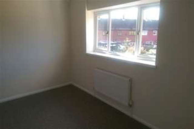 Image of 3 bedroom Semi-Detached house to rent in Kingsway Kingsbury Tamworth B78 at Tamworth, B78 2HR