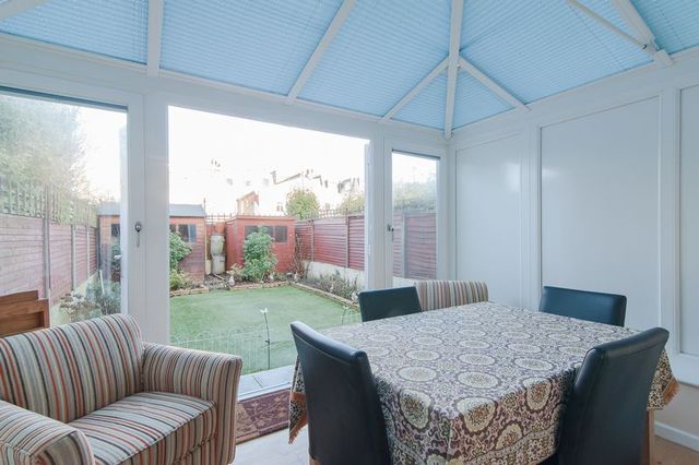  Image of 2 bedroom Flat for sale in Langthorne Street London SW6 at Langthorne Street Fulham London, SW6 6JY