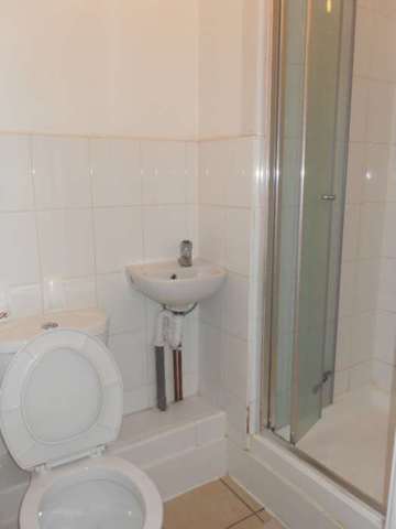  Image of Studio flat to rent in Leytonstone Road London E15 at Leytonstone Road Stratford London, E15 1SE