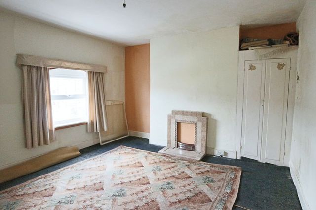  Image of 6 bedroom Detached house for sale in London Road South Lowestoft NR33 at London Road South  Lowestoft, NR33 0AS