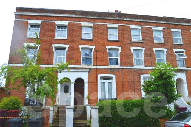  Image of 1 bedroom Flat to rent in Lorne Street Reading RG1 at Lorne Street  Reading, RG1 7YW