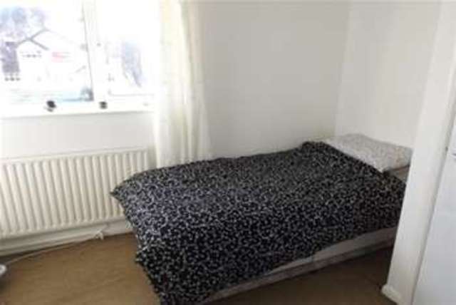  Image of 2 bedroom Detached house to rent in Lynn Close West End Southampton SO18 at Southampton, SO18 3LQ